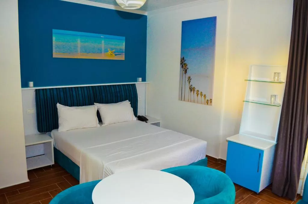 Monaco - 10 STD DBL 3.jpg